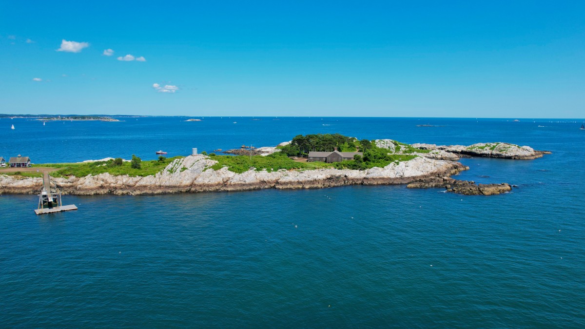 4K 超清蔚蓝海岸风壁纸｜海岛风光与碧海蓝天高清桌面壁纸-觅屏壁纸